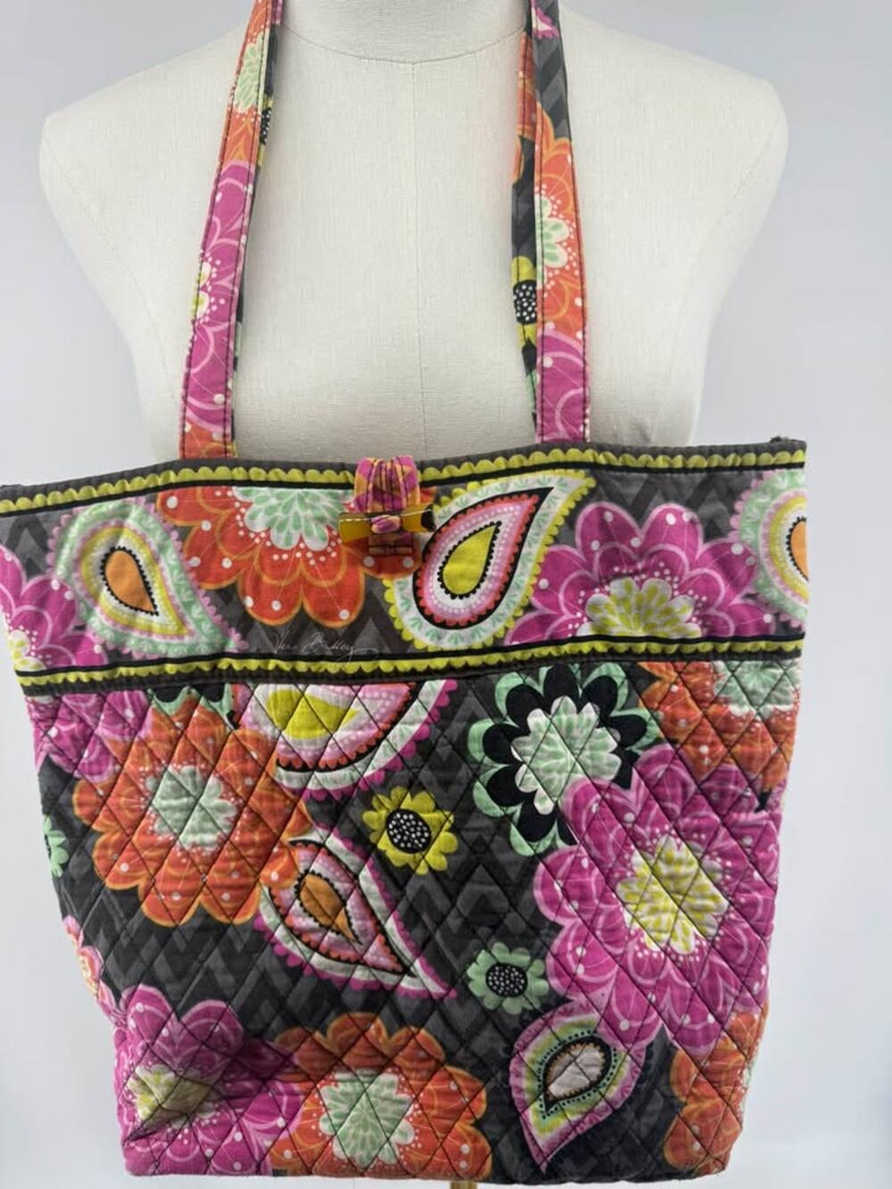 Vera Bradley Quilted Toggle Tote Bag Ziggy Zinnia Pattern